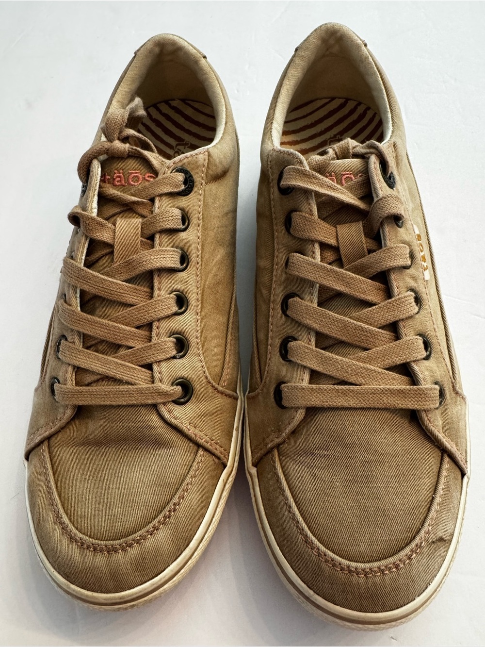 Taos Moc Star Women's Canvas Sneakers in Tan size 8.5